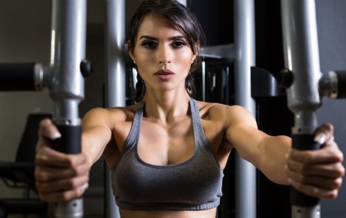 Фитнес тренировка за повдигане на гърди | Жени